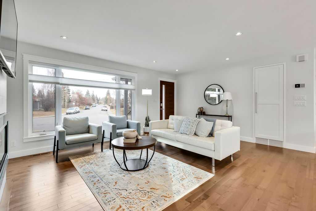 100 Haysboro Crescent SW