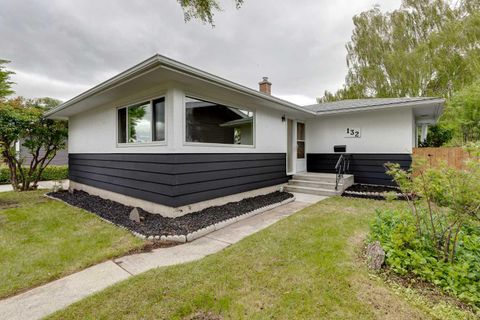 Photo of 132 Haysboro Crescent SW, Calgary, AB T2V 3G3 (MLS # A2320489)