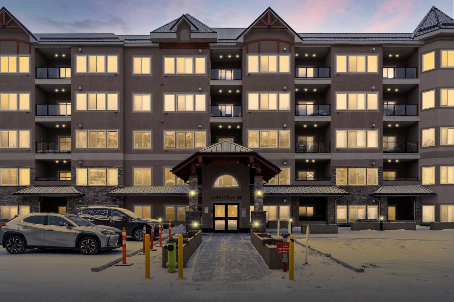 10 Discovery Ridge Close SW 206