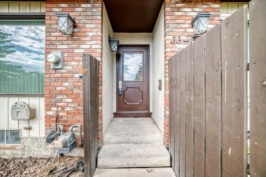 Photo of 175 Manora Place #33, Calgary, AB T2A 4P6 (MLS # A2335022)