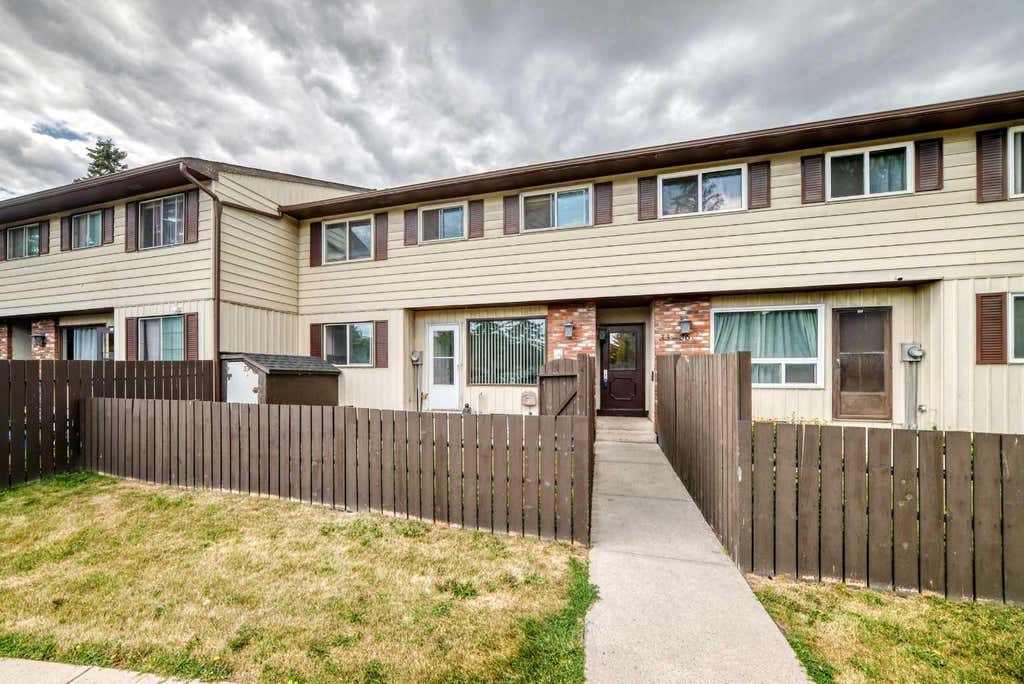 Photo of 175 Manora Place #33, Calgary, AB T2A 4P6 (MLS # A2335022)
