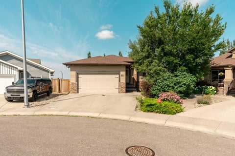Photo of 350 Mt Sunburst Way W, Lethbridge, AB T1K 3J9 (MLS # A2327944)