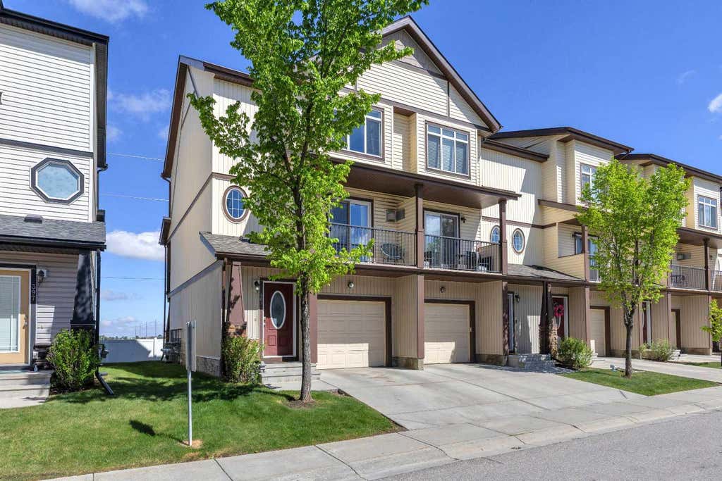 Photo of 401 Copperpond Landing SE, Calgary, AB T2G 1Z6 (MLS # A2318569)