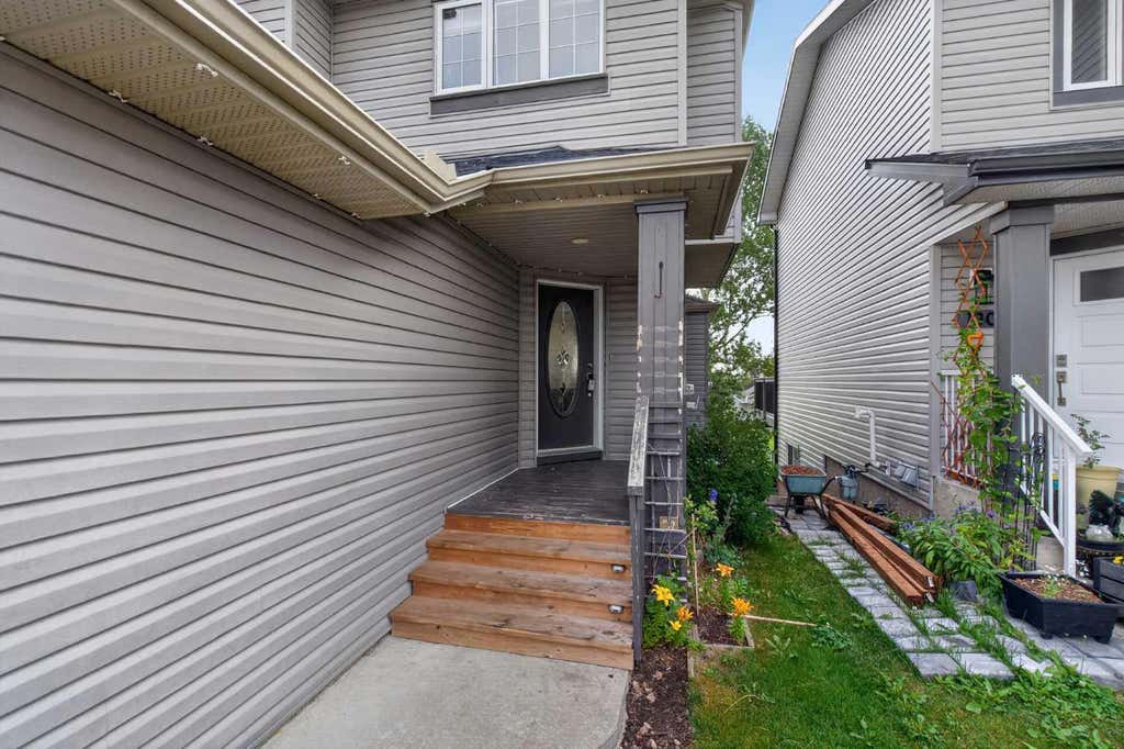 Photo of 126 Bridlewood Way SW, Calgary, AB T2Y 3S8 (MLS # A2332310)