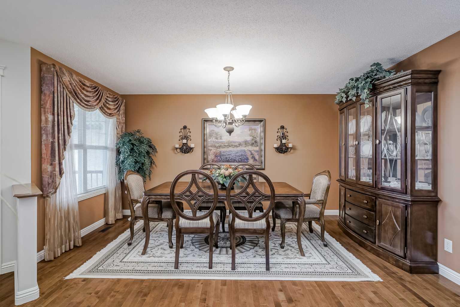196 Everwillow Park SW