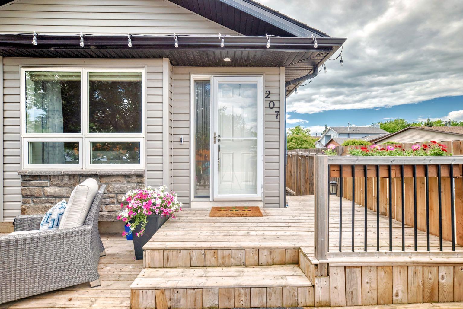 207 Deerview Way SE
