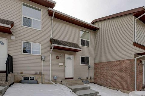 Photo of 64 Whitnel Court NE #33, Calgary, AB T1Y 5E3 (MLS # A2290841)