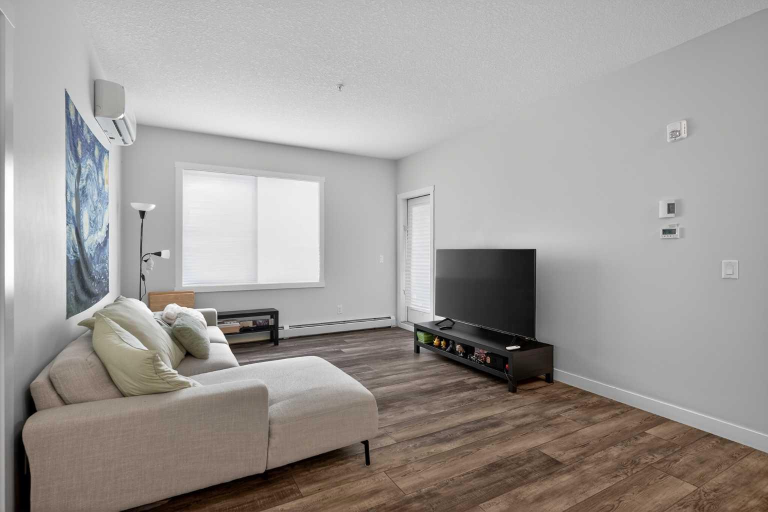 55 Wolf Hollow Crescent SE 301