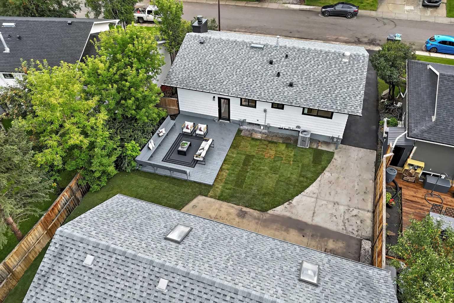636 Cedarille Way SW