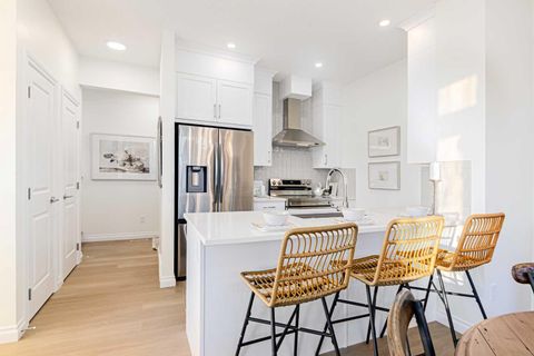 2166 Bayview Drive SW Airdrie AB T4B 5N4