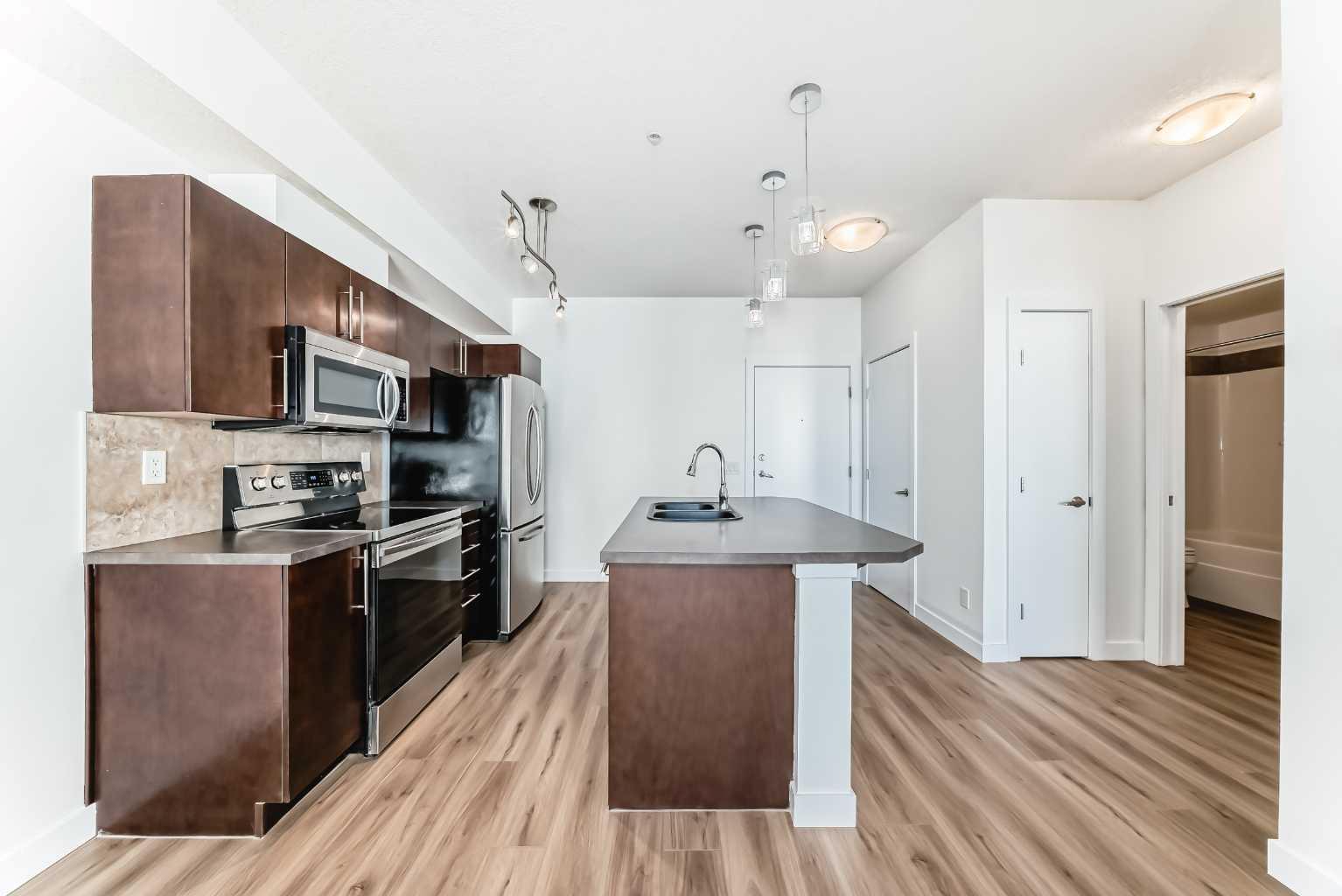 2307 14 Street SW 209