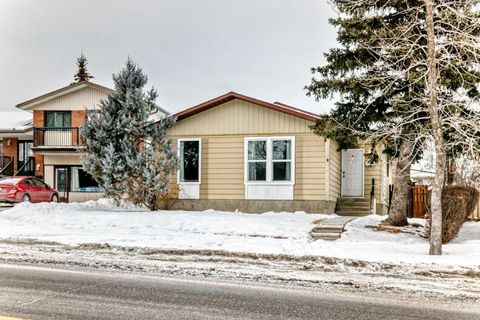 503 Woodbine Boulevard SW Calgary AB T2W 4P5