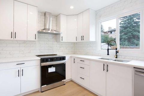 24 Hawkwood Crescent NW Calgary AB T3G 1X5