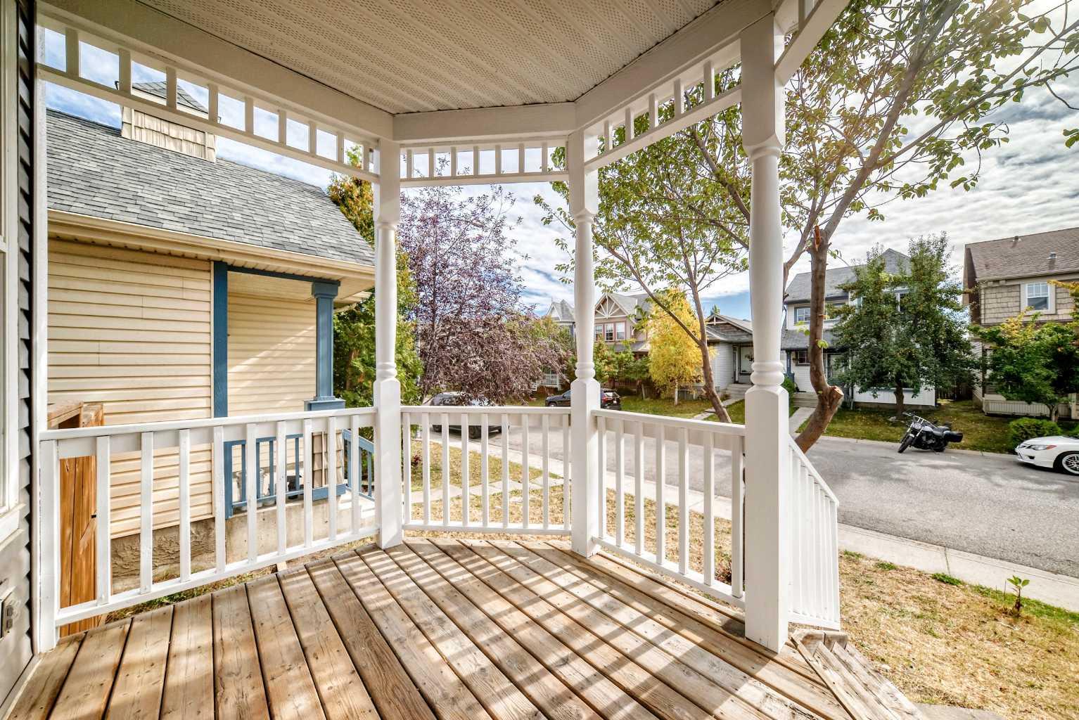 143 Auburn Bay Heights SE