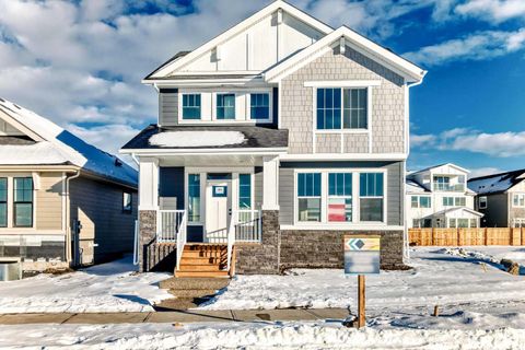 172 Southborough Common Cochrane AB T4C 3J5