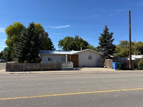 Photo of 1239 41 Avenue N, Lethbridge, AB T1H 6A4 (MLS # A2345792)