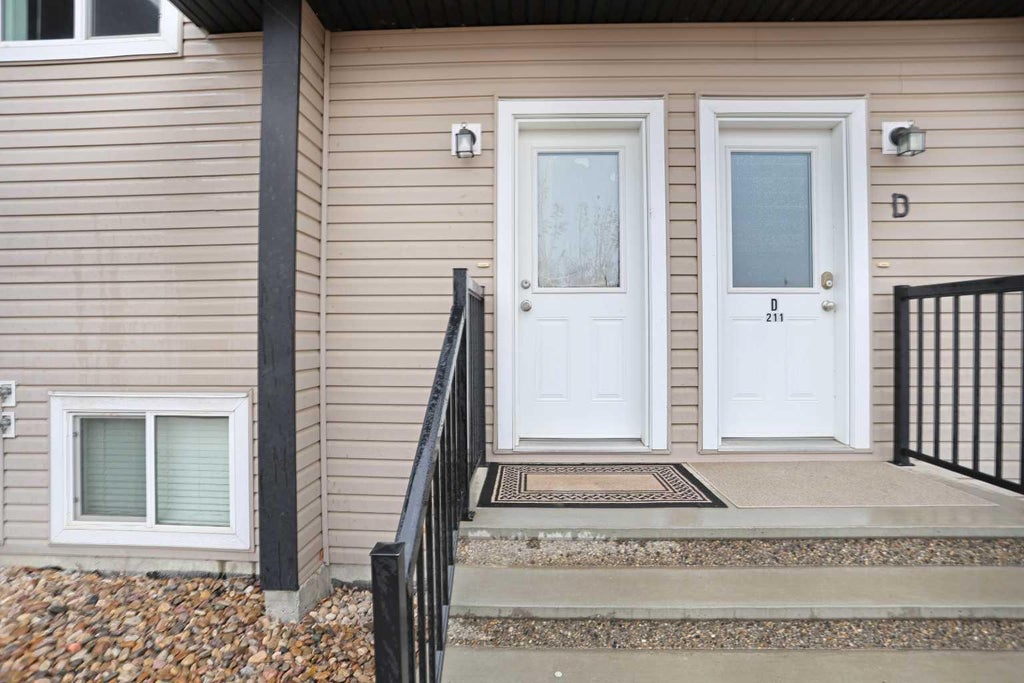 Photo of 211 17 Street E #C, Brooks, AB T1R 1R2 (MLS # A2355715)