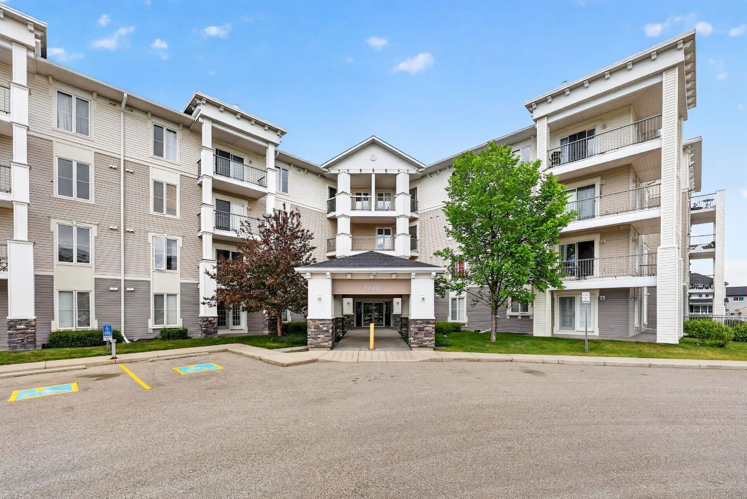 333 Taravista Drive NE 1117