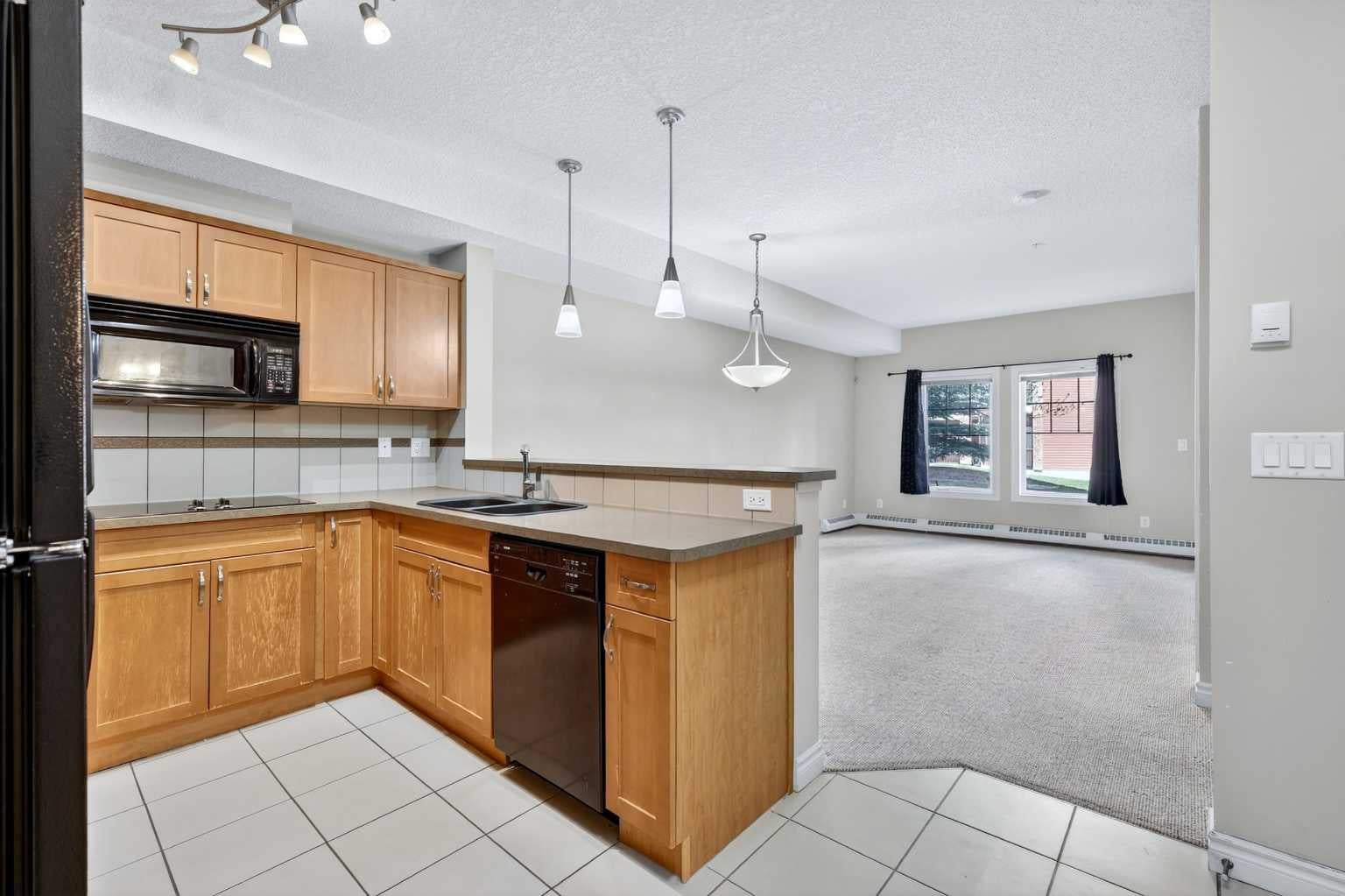 60 Royal Oak Plaza NW 137