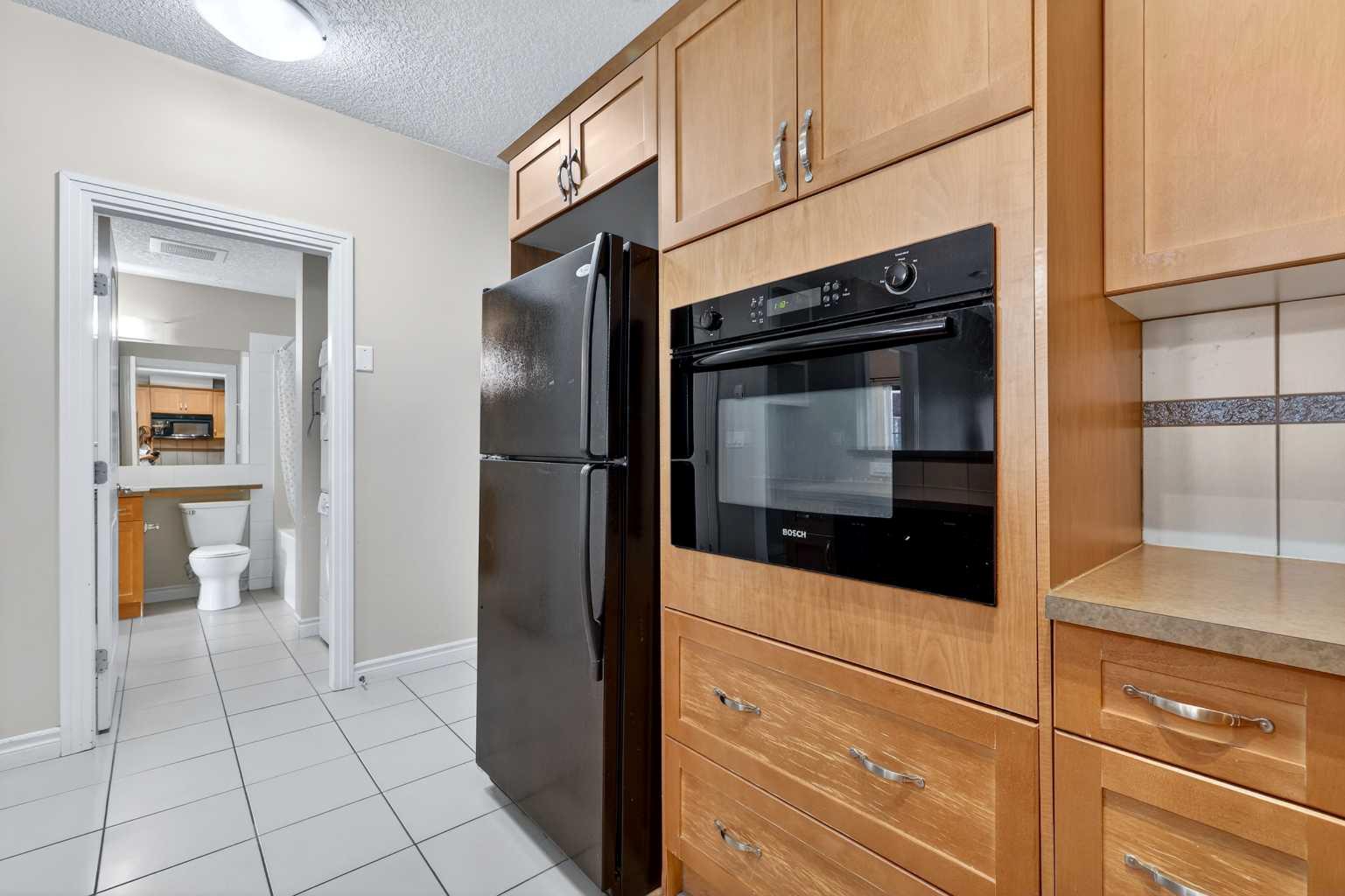 60 Royal Oak Plaza NW 137