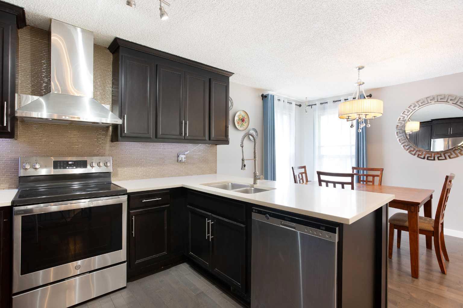 56 Strathclair Place SW