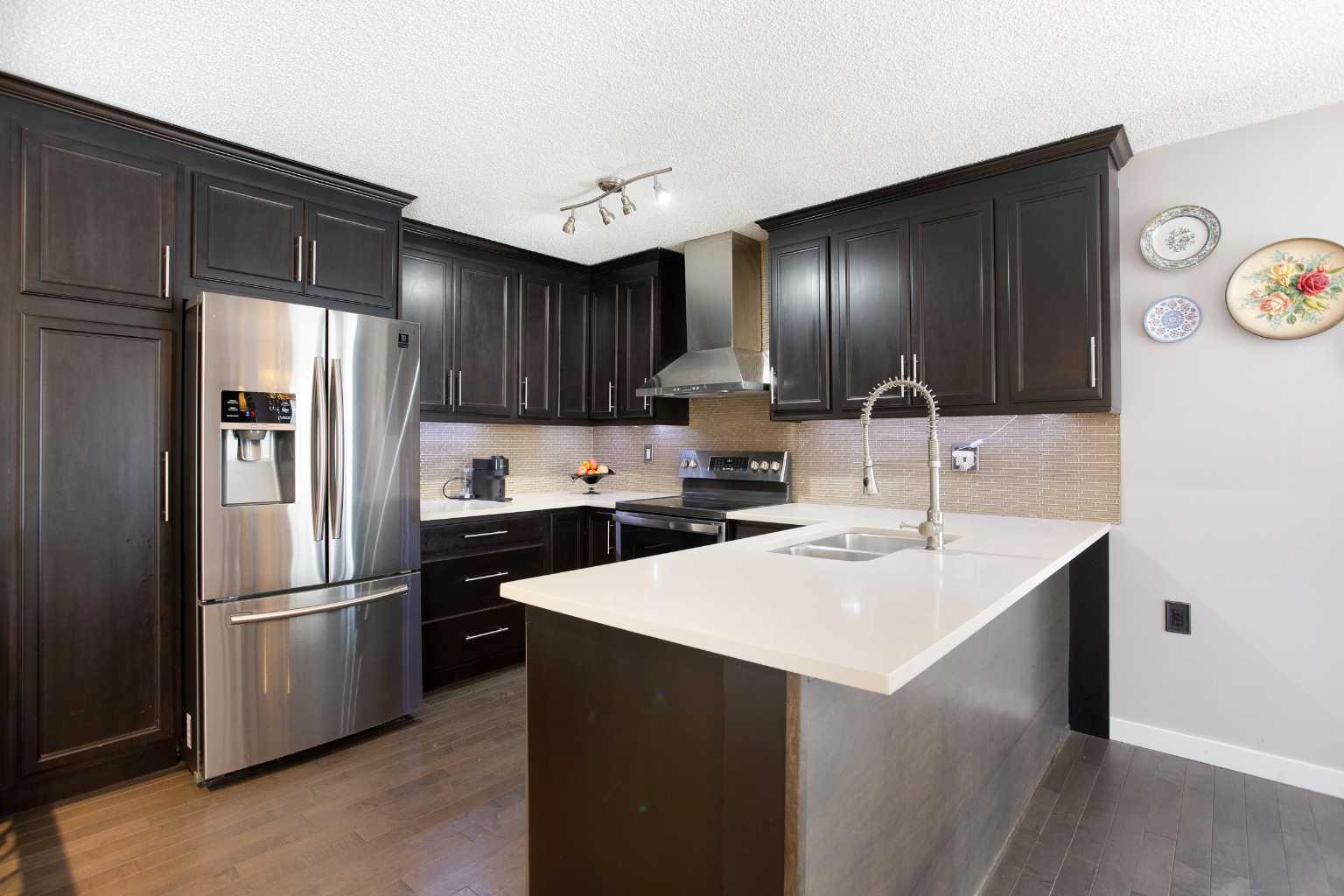56 Strathclair Place SW