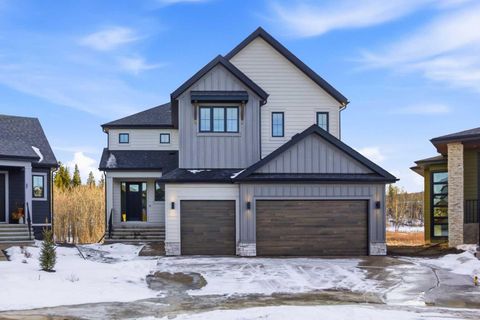 192 Creekstone Hill SW Calgary AB T2X 5G5
