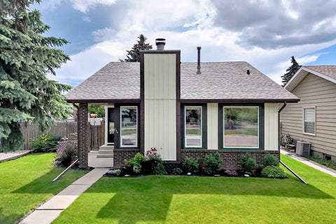 Photo of 64 Cornett Drive, Red Deer, AB T4P 2G7 (MLS # A2325949)