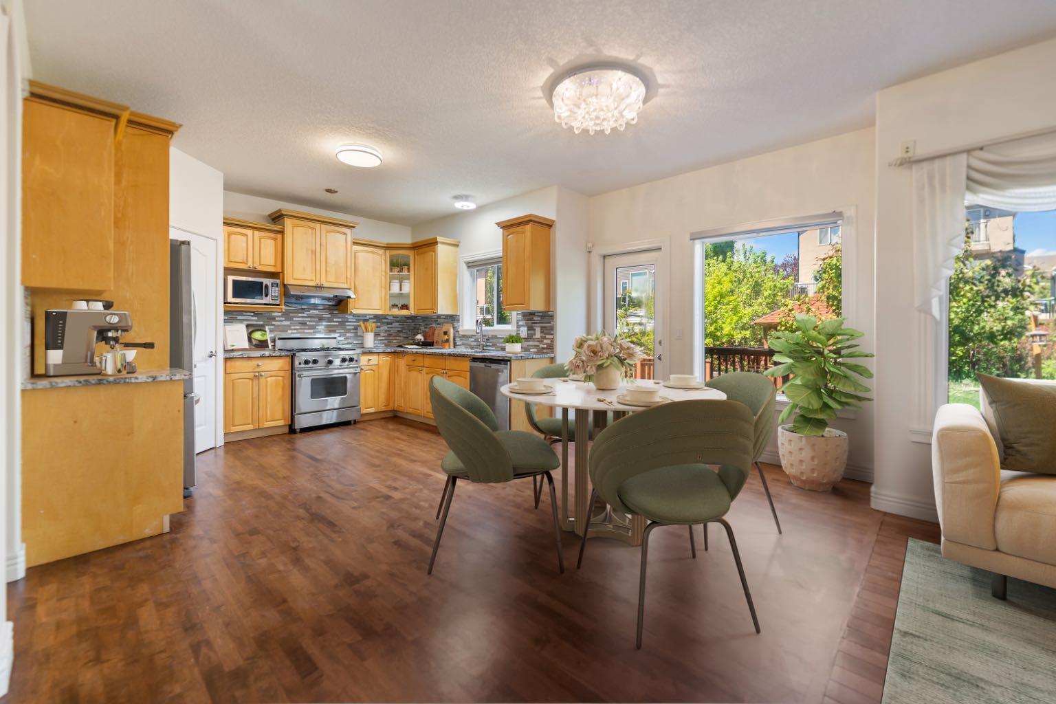90 Royal Highland Road NW
