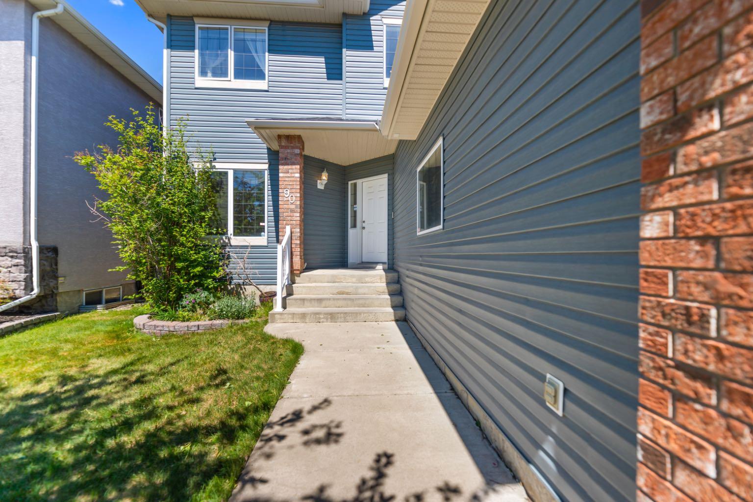 90 Royal Highland Road NW