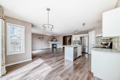 Photo of 9 Somerside Crescent SW, Calgary, AB T2Y 4G8 (MLS # A2321644)