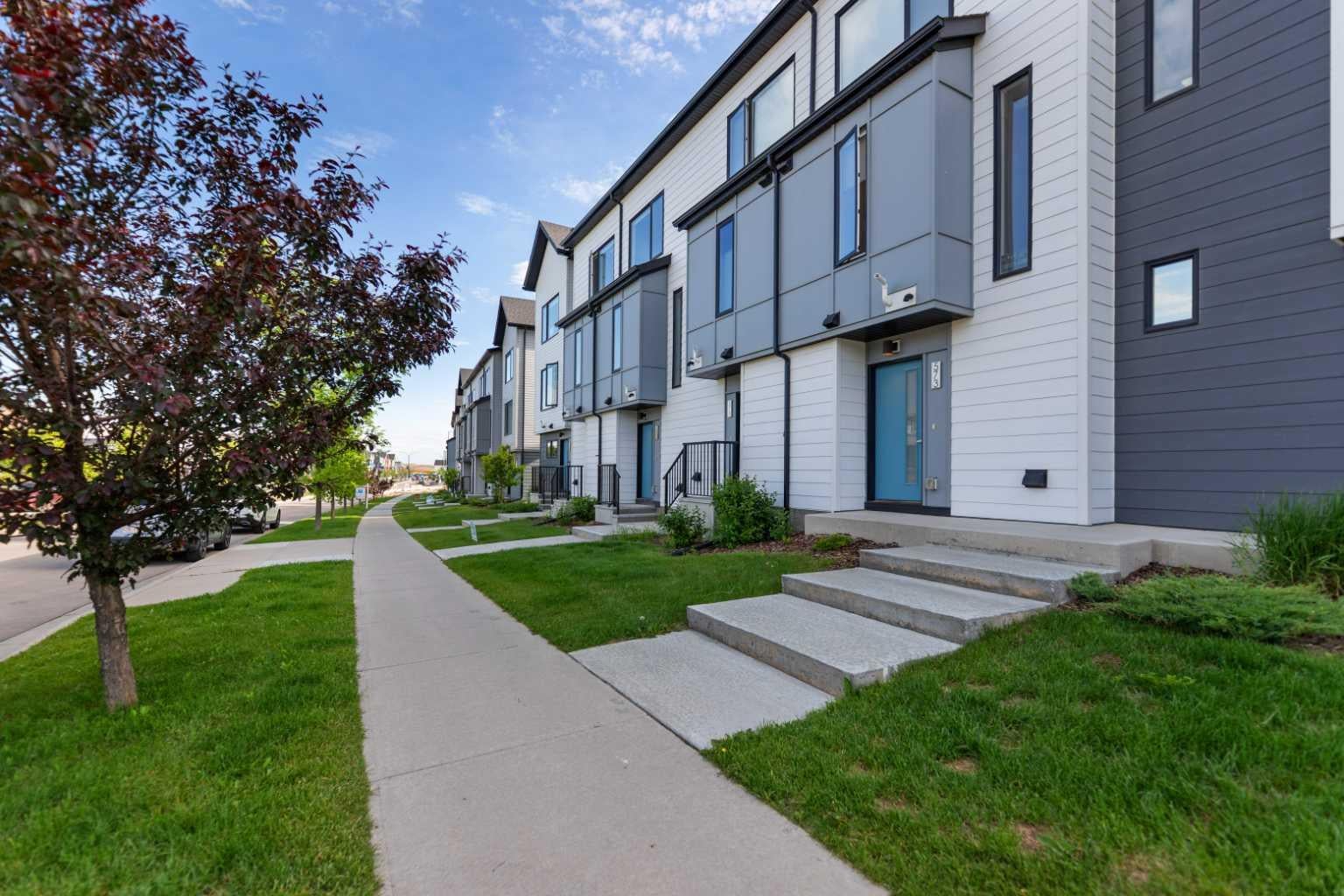 573 Evanston Link NW