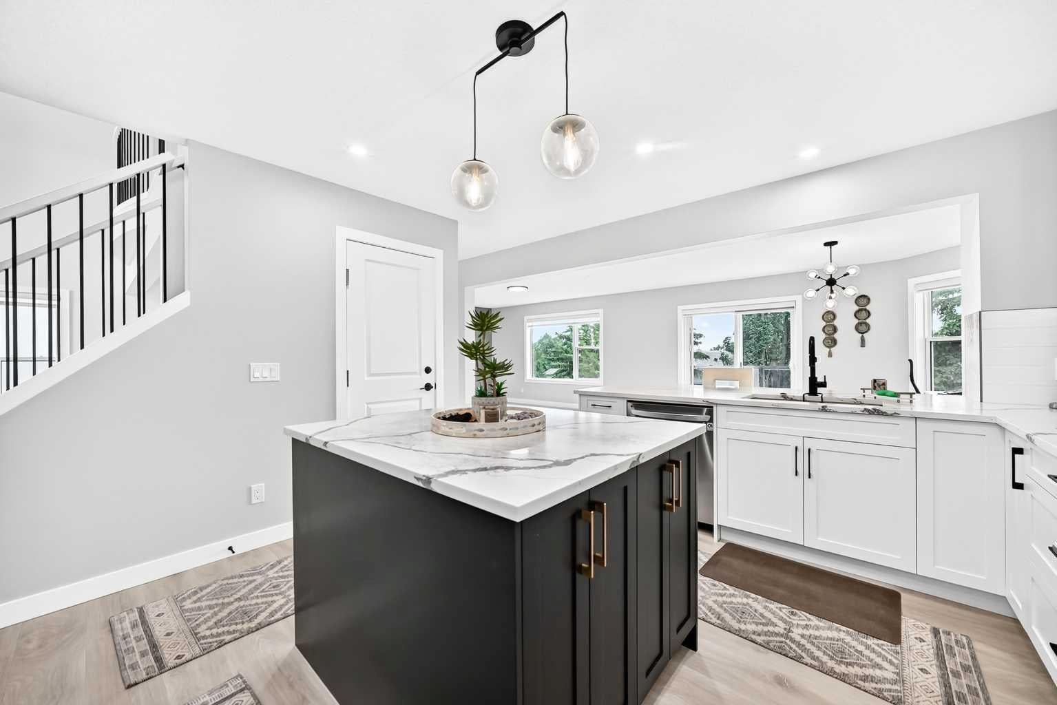 184 Panorama Hills Manor NW