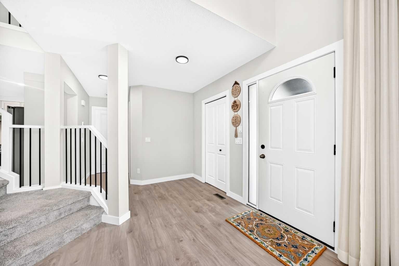 184 Panorama Hills Manor NW