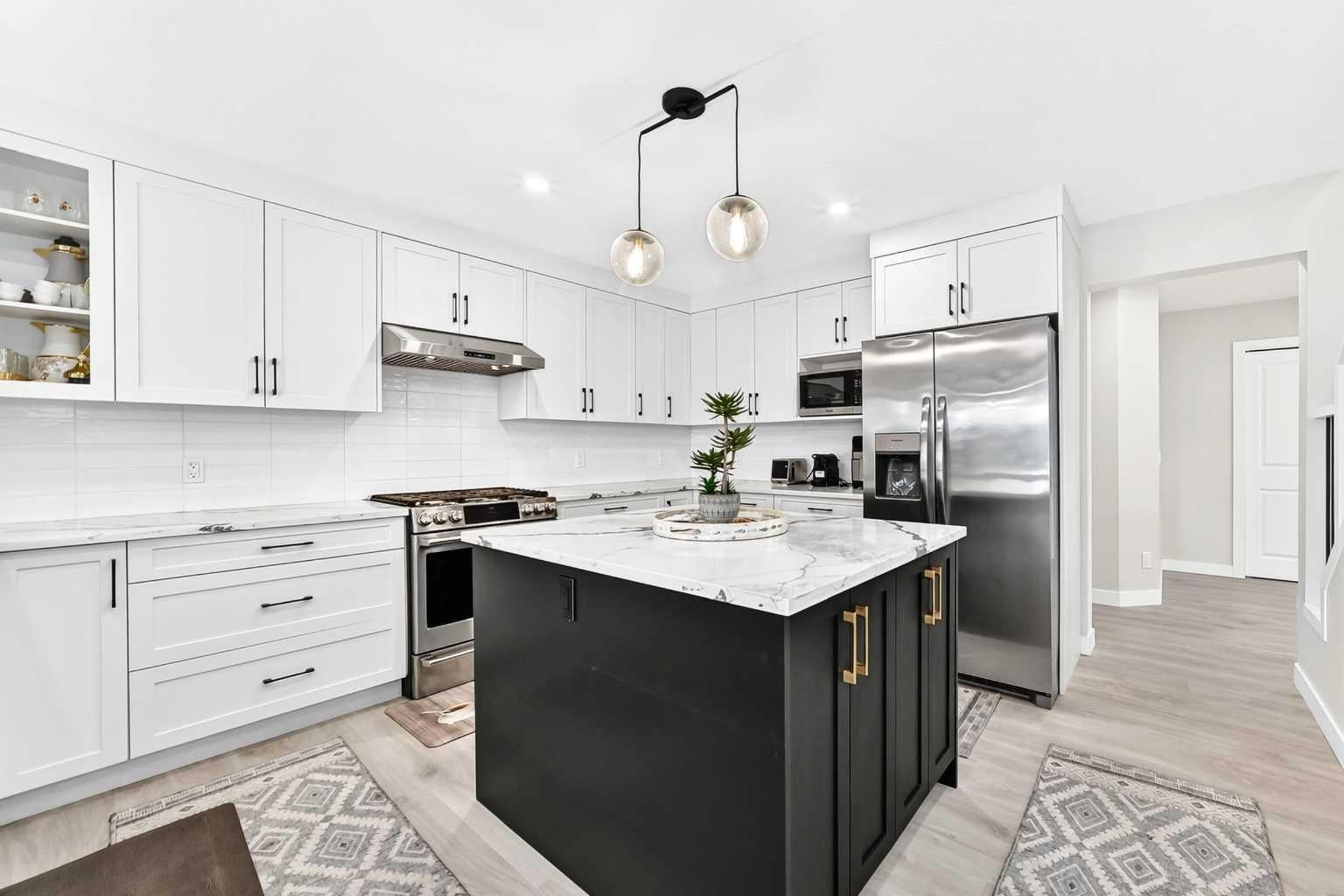 184 Panorama Hills Manor NW