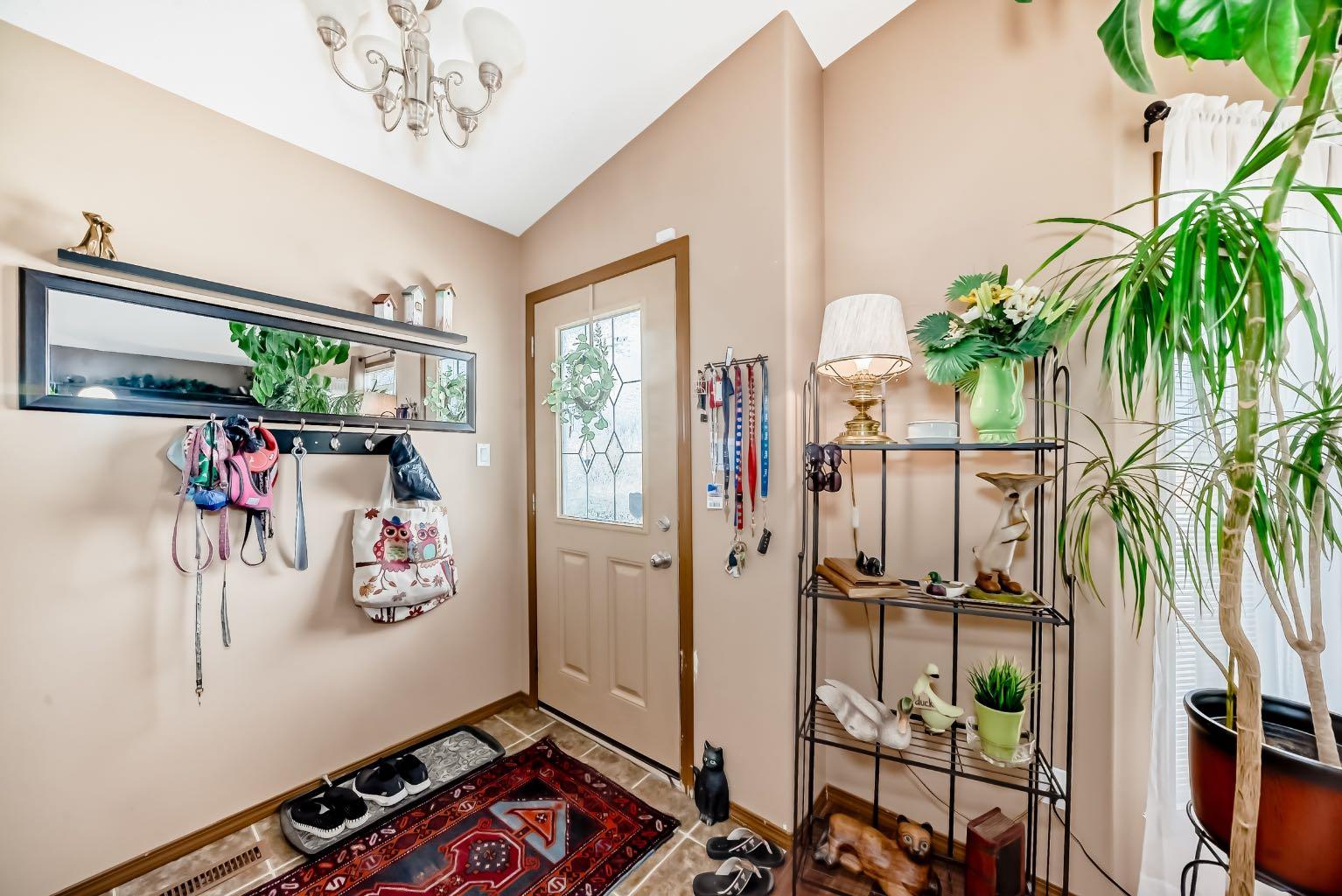 493 Squamish Lane W