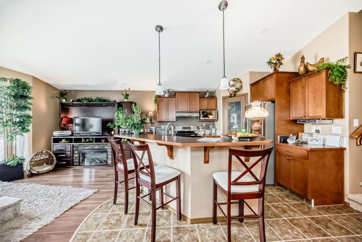 493 Squamish Lane W