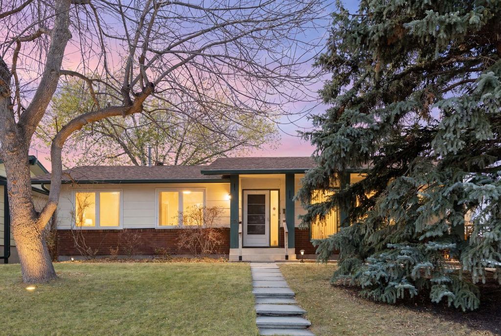 Photo of 115 Midvalley Place SE, Calgary, AB T2X 1K3 (MLS # A2292940)