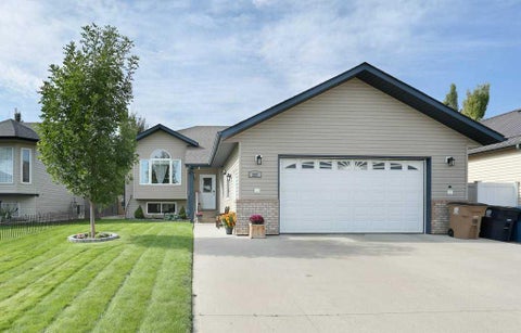 Photo of 227 Meadowbrook Drive, Brooks, AB T1R 1N7 (MLS # A2346967)