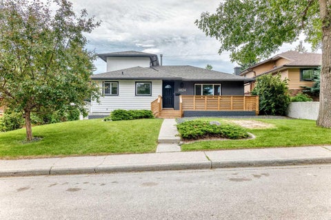 Photo of 3824 Brooklyn Crescent NW, Calgary, AB T2L 1H2 (MLS # A2345969)