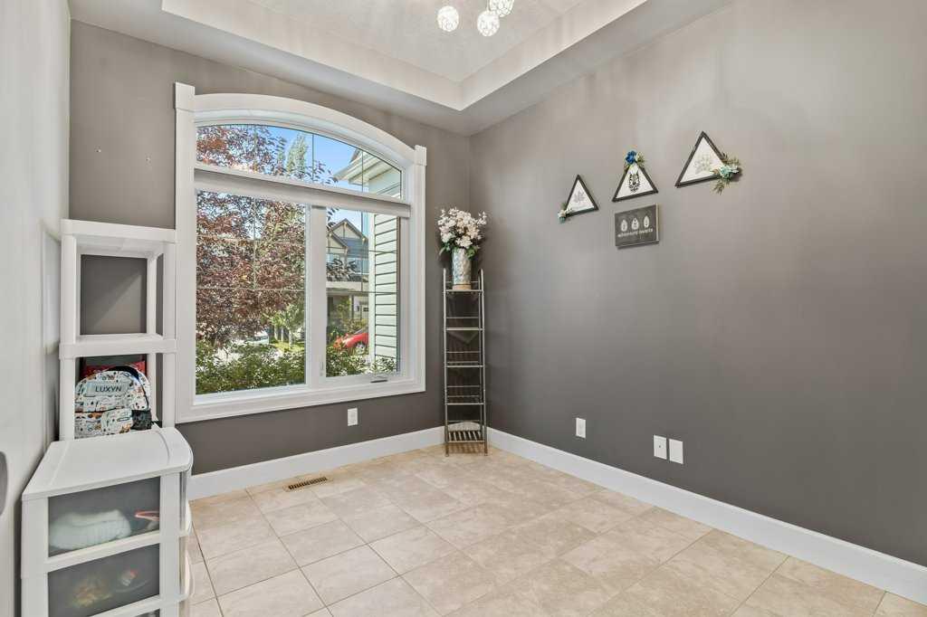 6 Windwood Grove SW