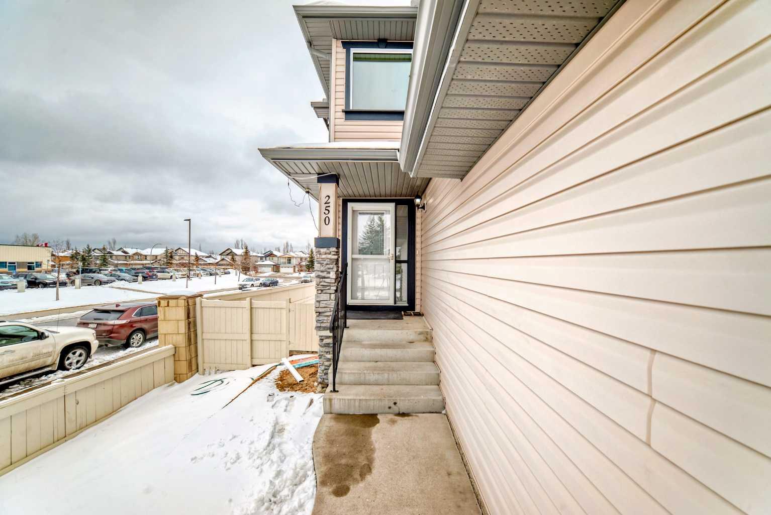 250 Eversyde Close SW