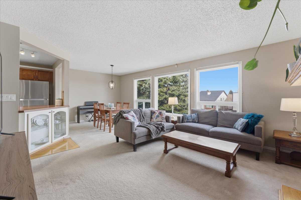 165 Macewan Glen Drive NW