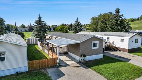 305 Stanley Avenue Okotoks AB T1S 1M5