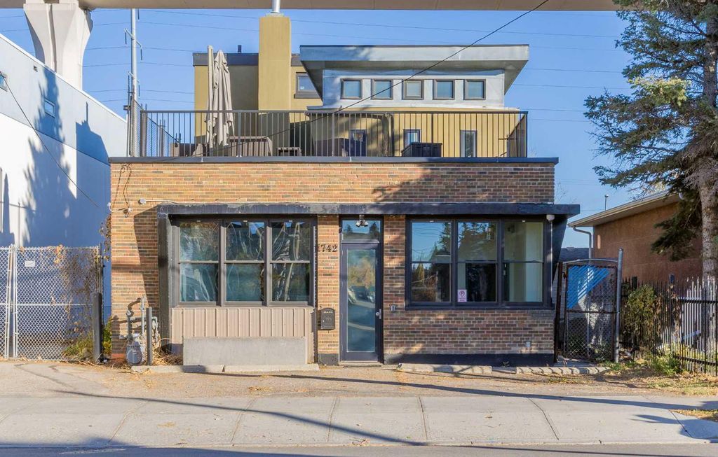 Photo of 1742 10 Avenue SW, Calgary, AB T3C 0J8 (MLS # A2293149)