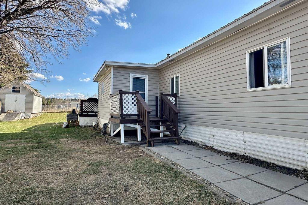 Photo of 156 River Valley Estates Est, Whitecourt, AB T7S 1K2 (MLS # A2302236)