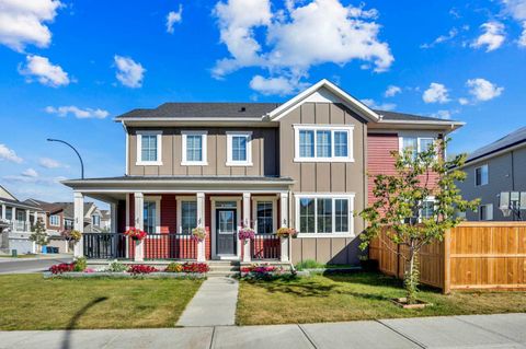 64 Carrington Crescent NW Calgary AB T3P 1N6