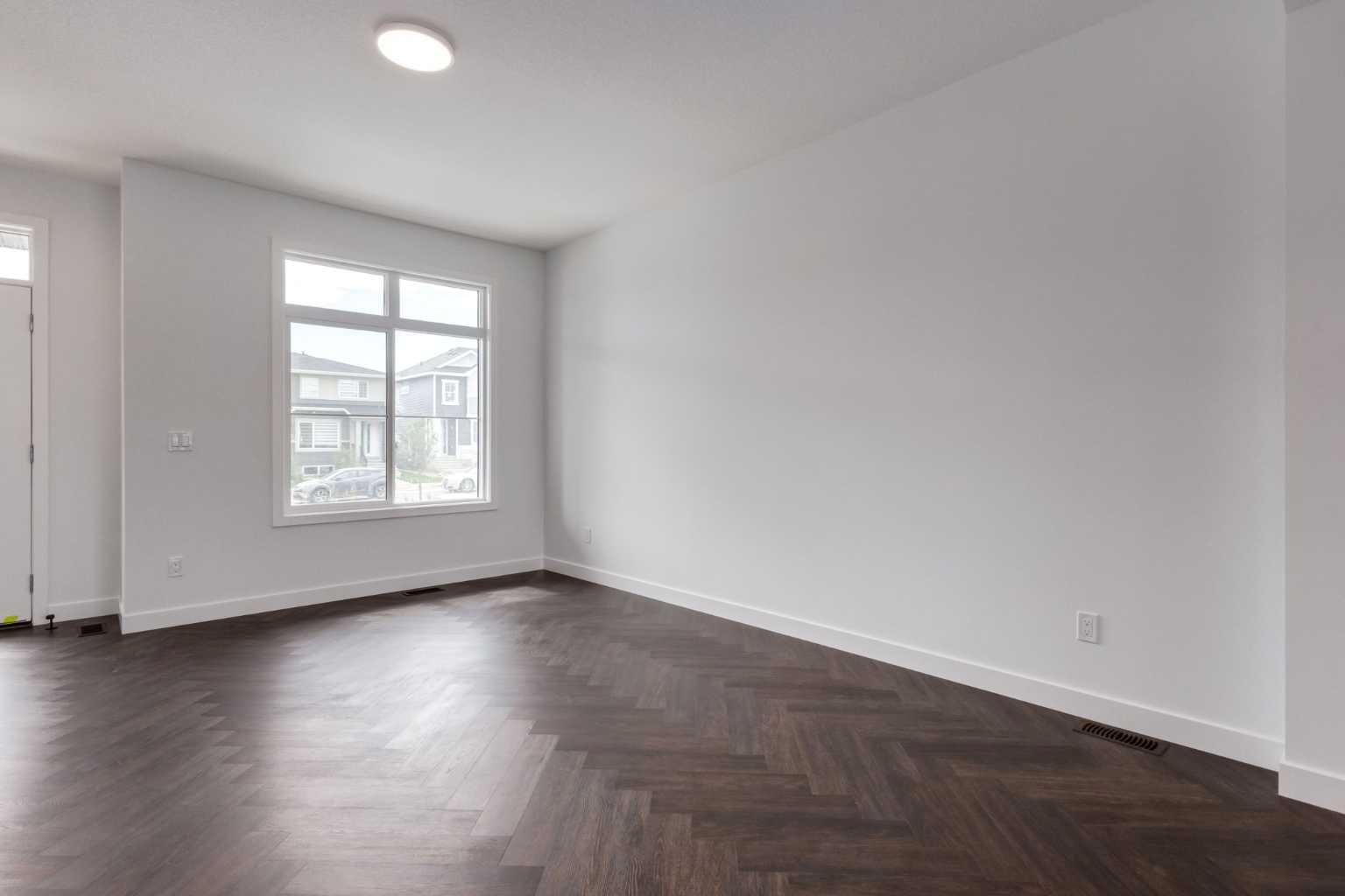 281 Cobblestone Gate