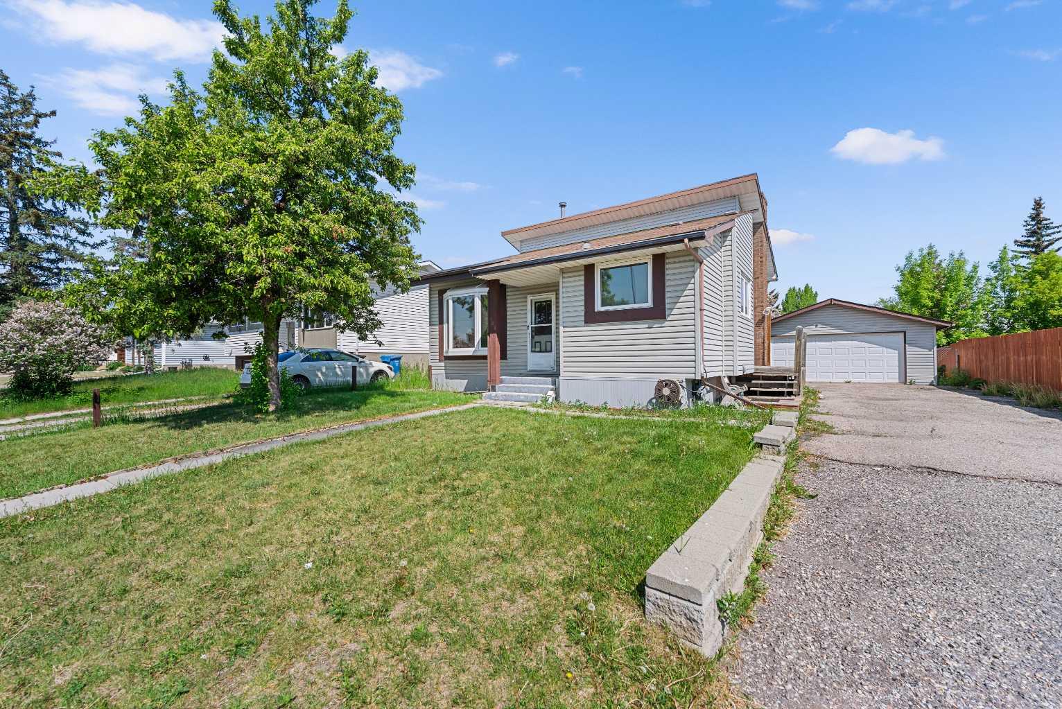 108 Pineland Place NE