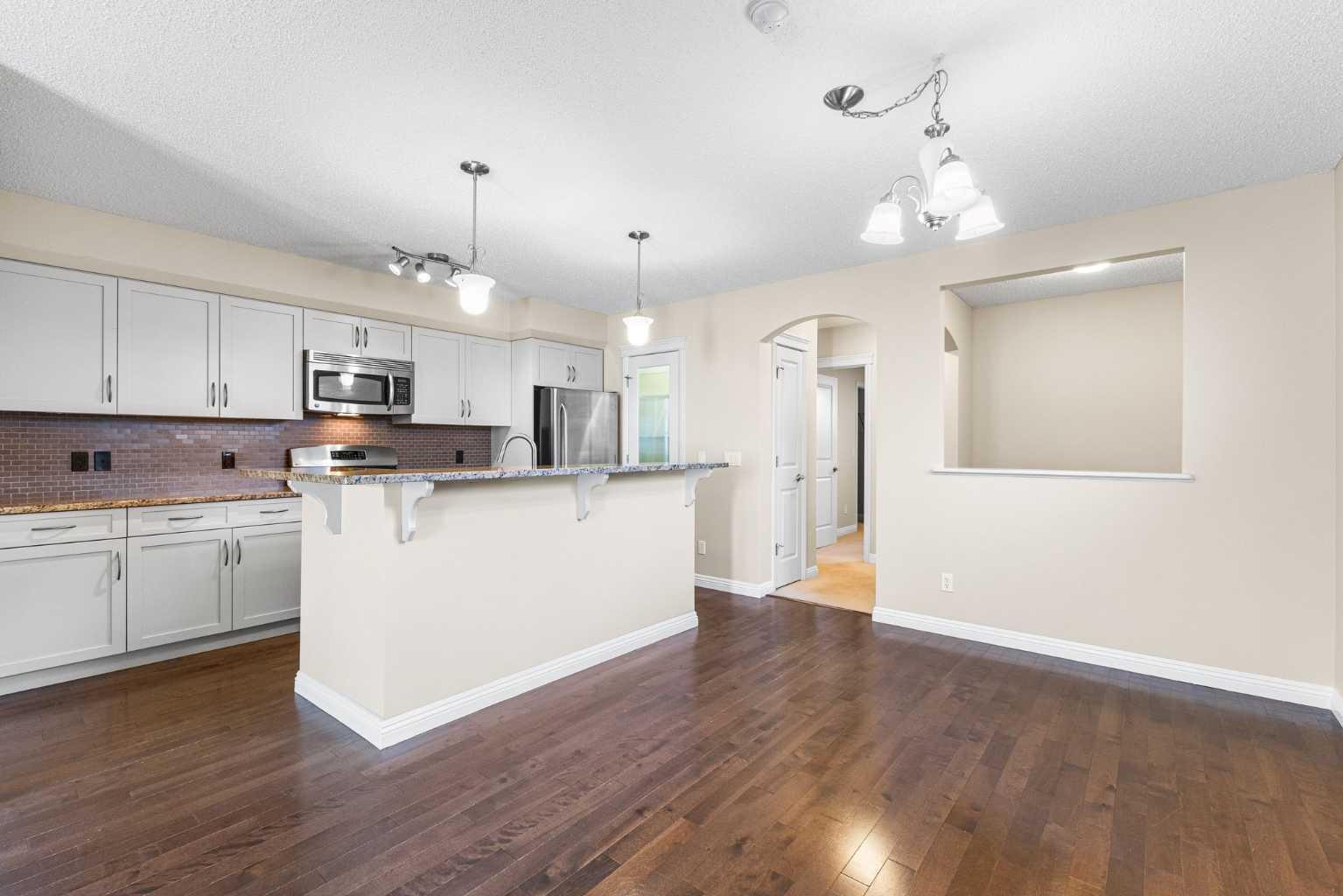 50 Mike Ralph Way SW